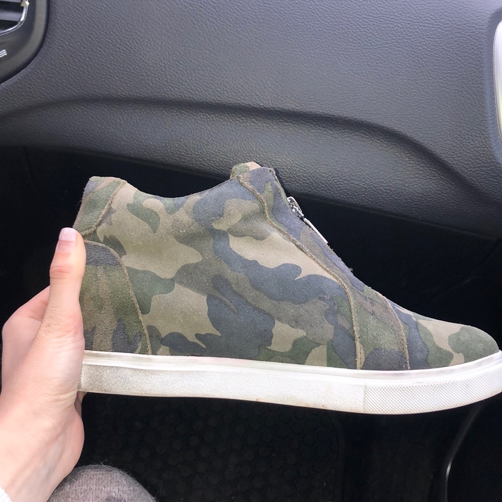 Blondo Camo Sneakers VERY COMFORTABLE!